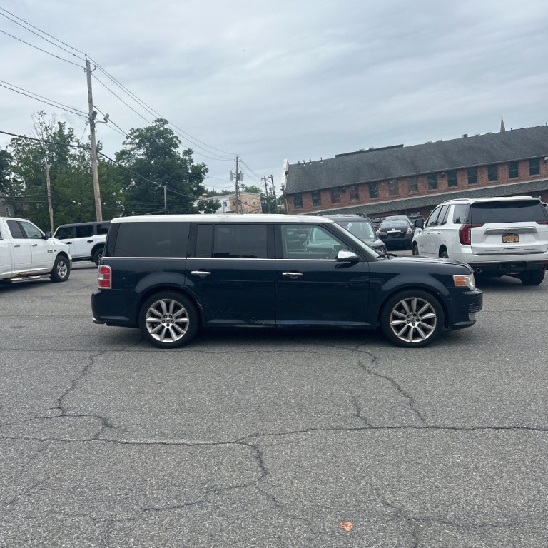 2010 Ford Flex Image 1
