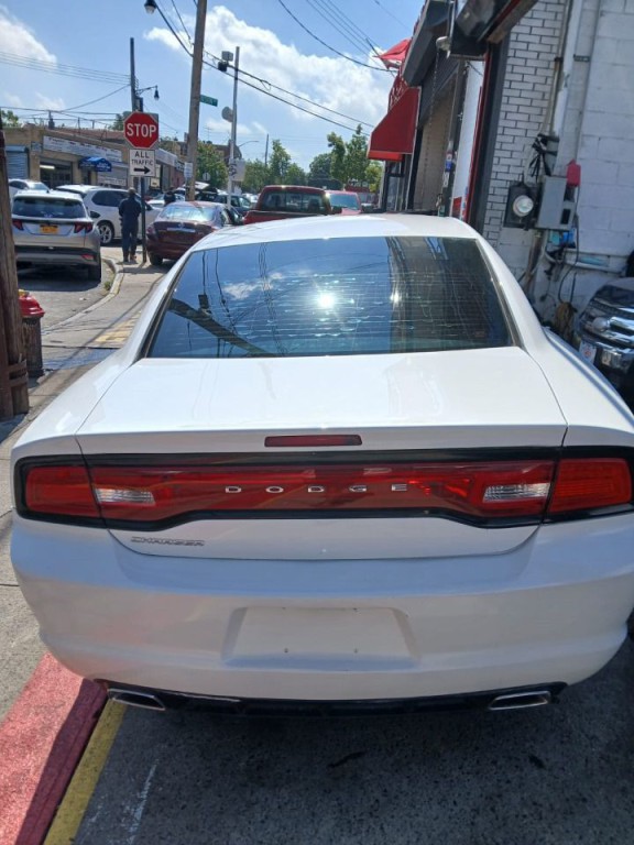 2011 Dodge Charger Image 4