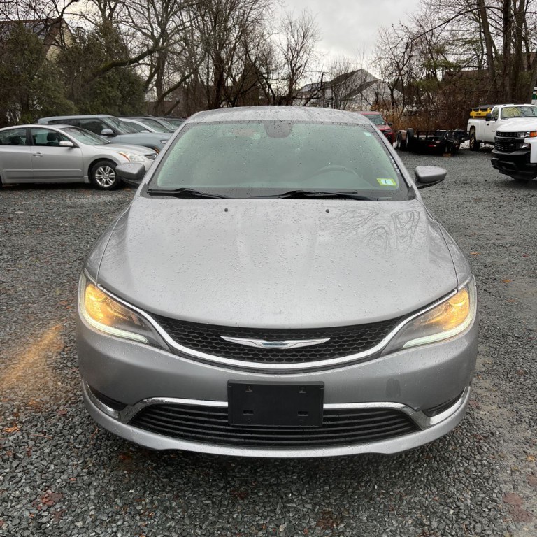 2015 Chrysler 200 Image 1