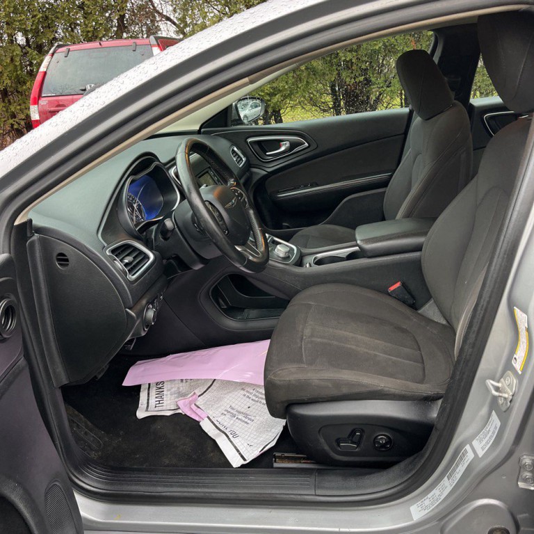 2015 Chrysler 200 Image 7