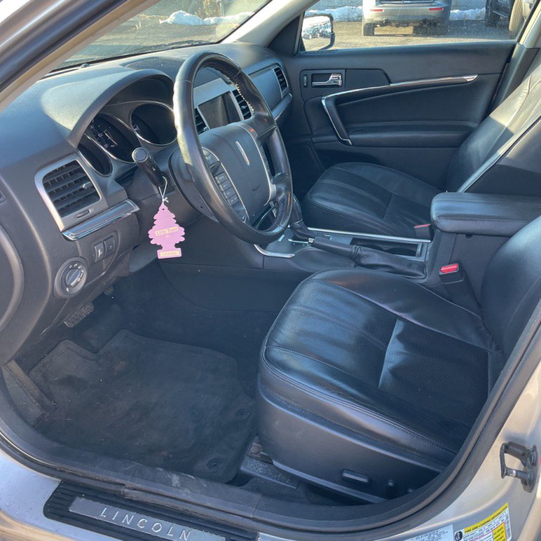 2012 Lincoln MKZ Image 3