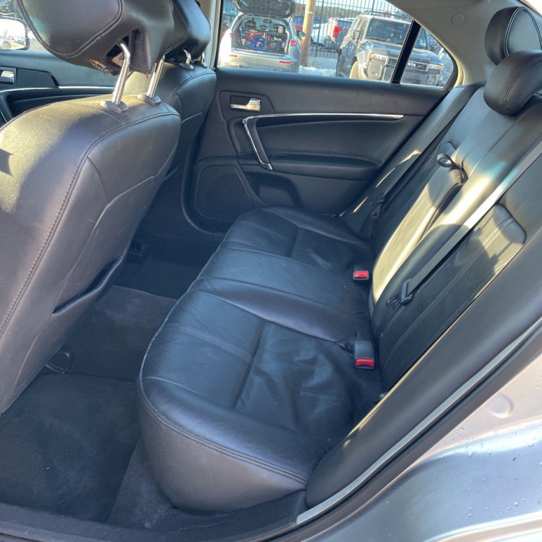 2012 Lincoln MKZ Image 4