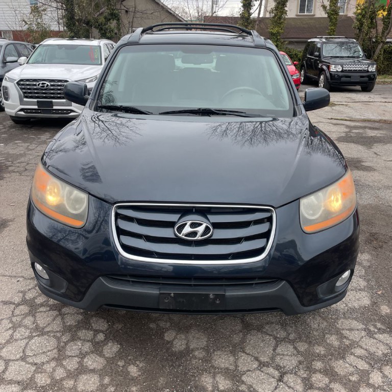 2011 Hyundai Santa Fe Image 1