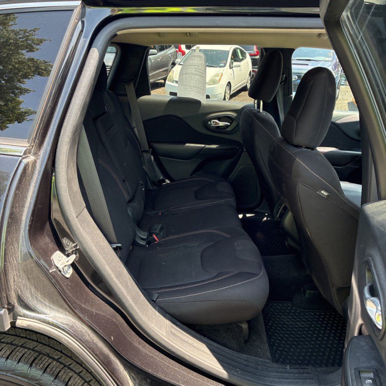 2016 Jeep Cherokee Image 7
