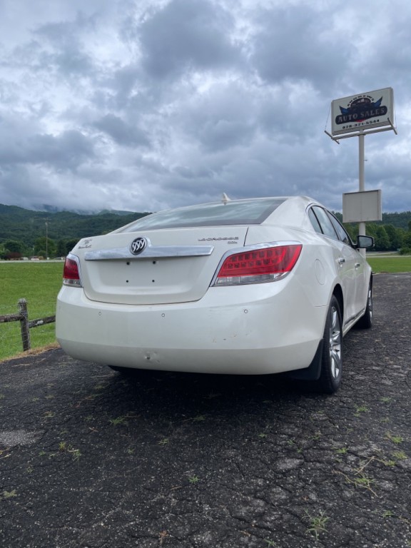 2011 Buick Lacrosse Image 3