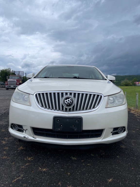 2011 Buick Lacrosse Image 4