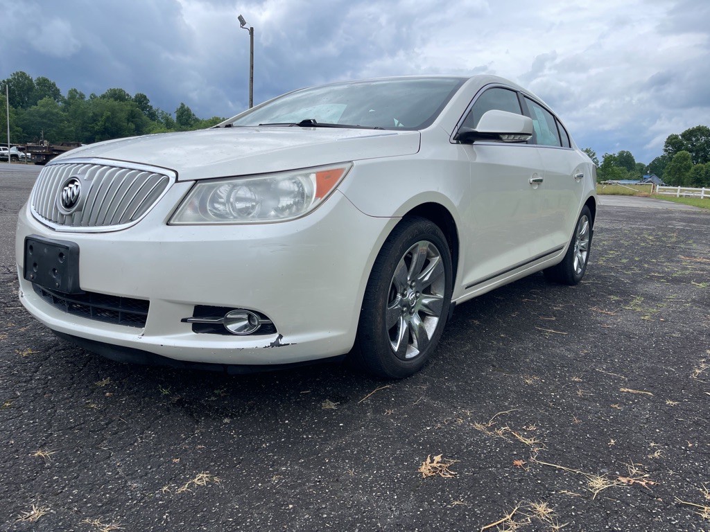 2011 Buick Lacrosse Image 5