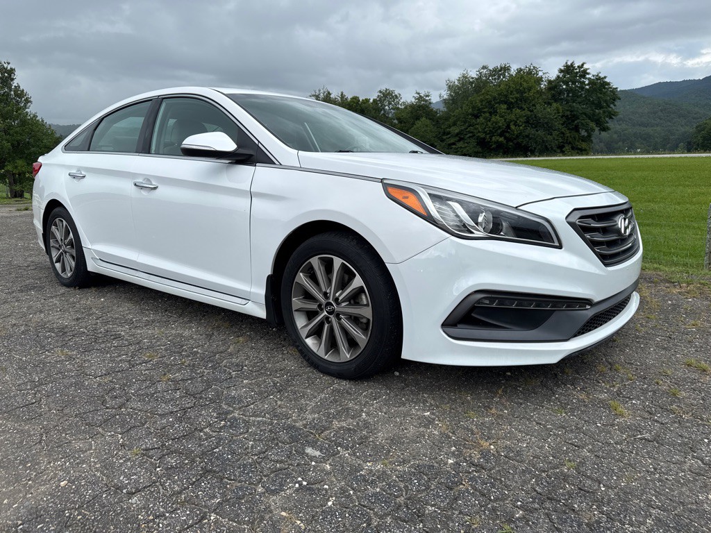2016 Hyundai Sonata Image 3