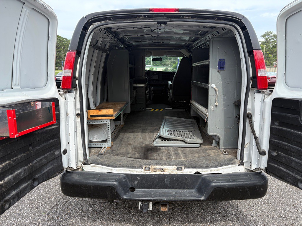 2018 Chevrolet Express Image 3