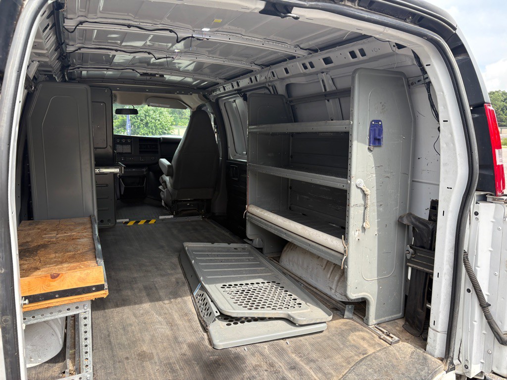 2018 Chevrolet Express Image 4