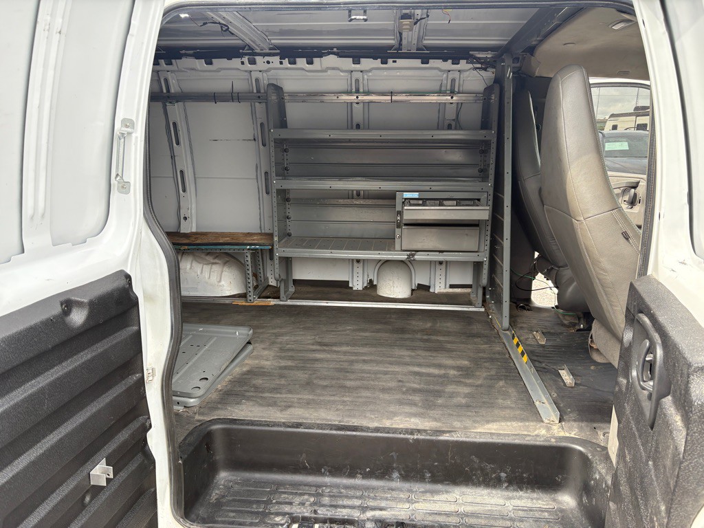 2018 Chevrolet Express Image 5