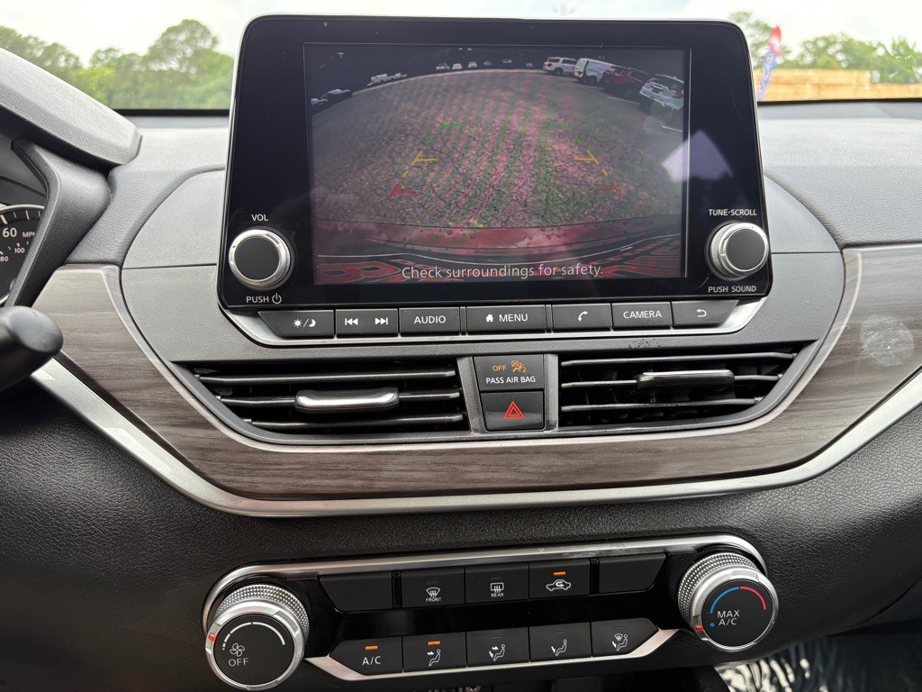2024 Nissan Altima Image 10