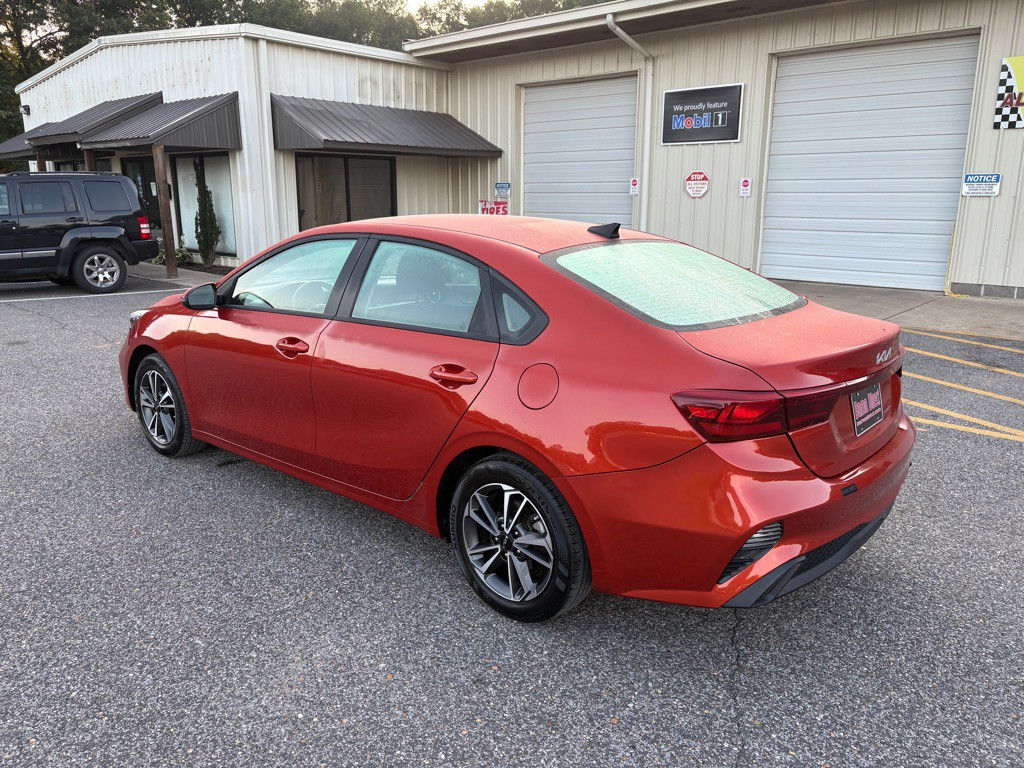 2023 Kia Forte Image 3