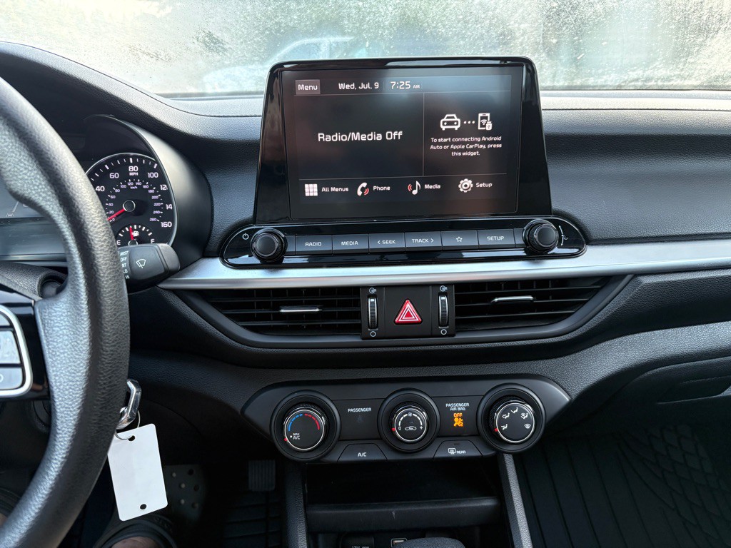 2023 Kia Forte Image 8