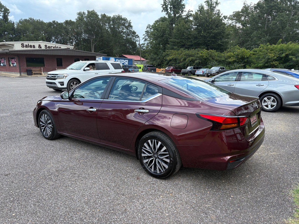 2025 Nissan Altima Image 3