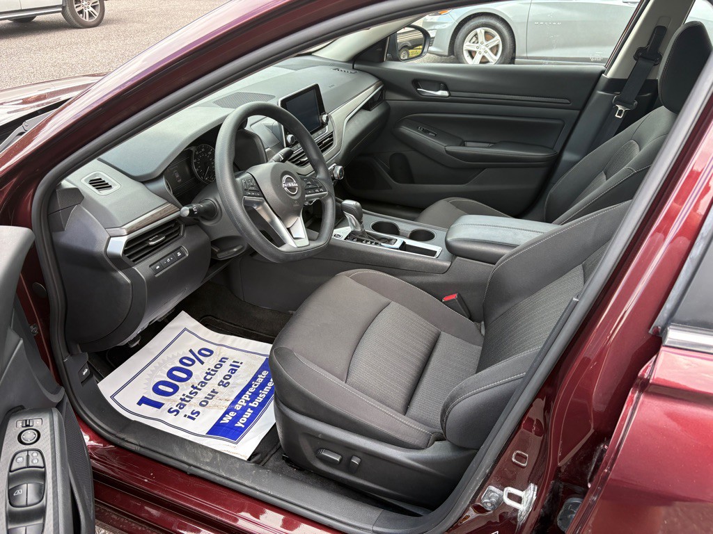 2025 Nissan Altima Image 5