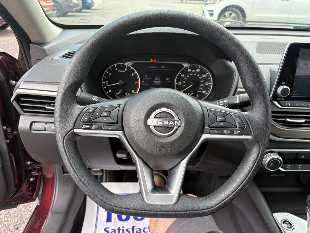 2025 Nissan Altima Image 6