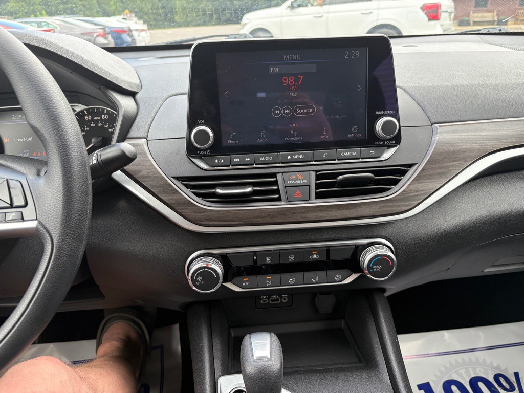 2025 Nissan Altima Image 8