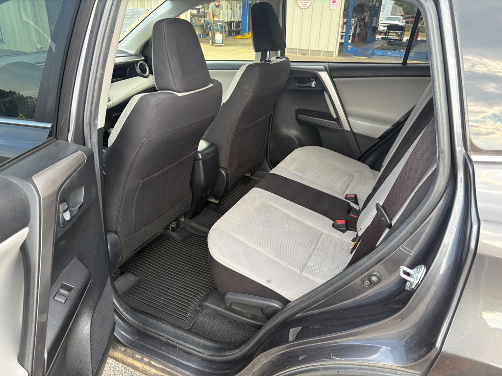 2016 Toyota Rav4 Image 8