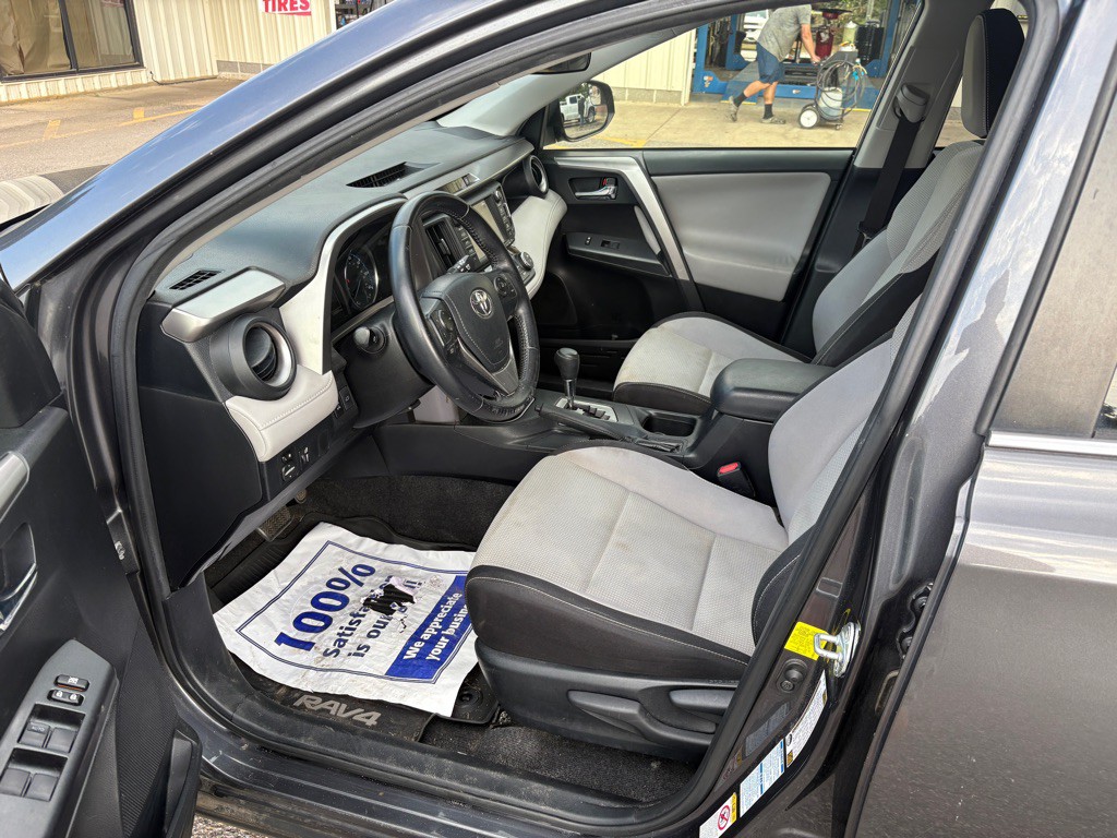 2016 Toyota Rav4 Image 9