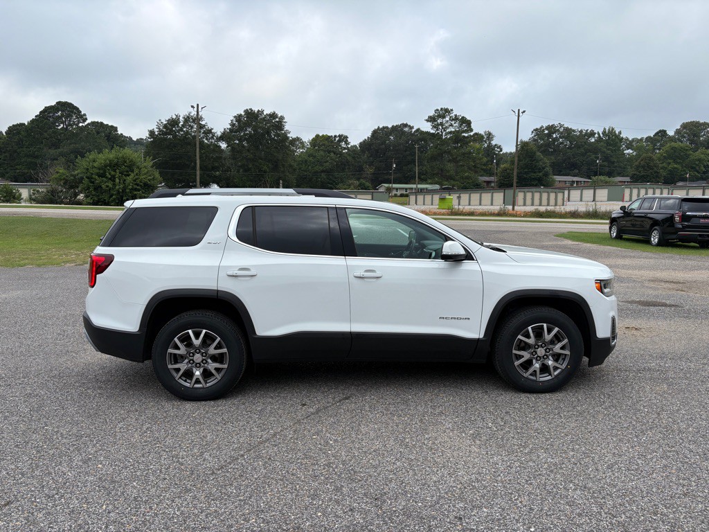2021 GMC Acadia Image 2