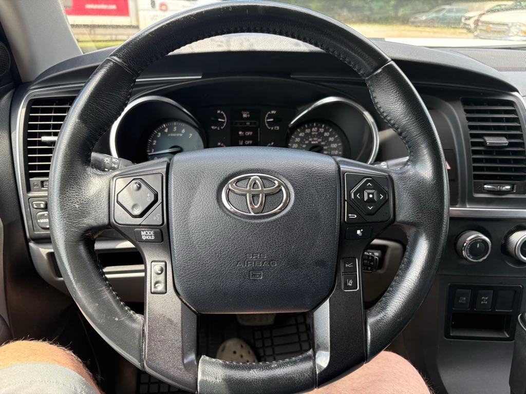 2018 Toyota Sequoia Image 10