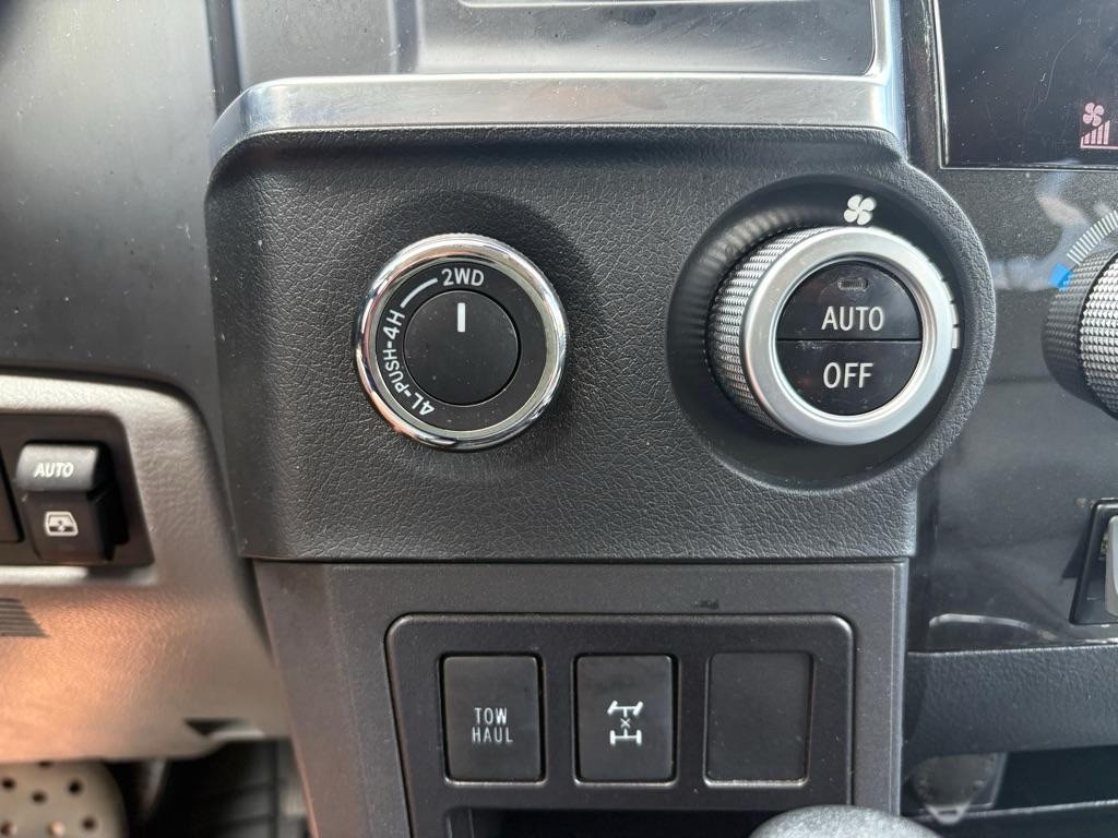 2018 Toyota Sequoia Image 12