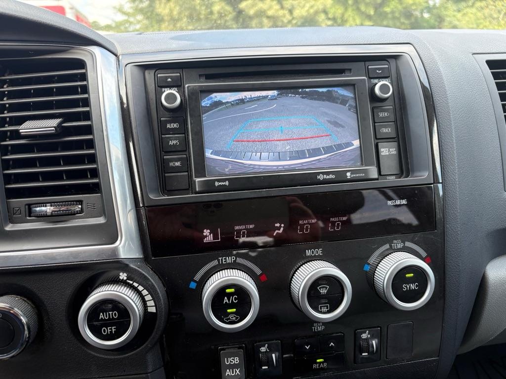 2018 Toyota Sequoia Image 14