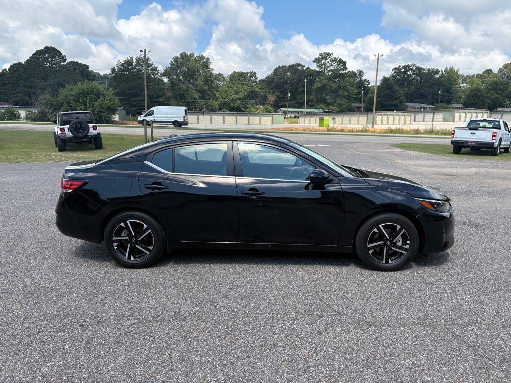 2025 Nissan Sentra Image 2