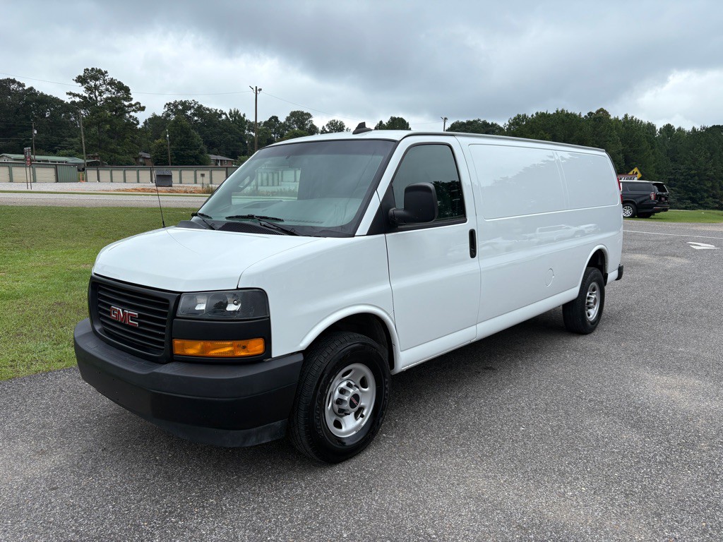 2023 GMC Savana Image 1