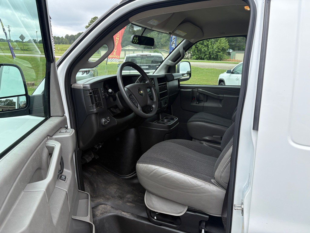 2023 Chevrolet Express Image 8