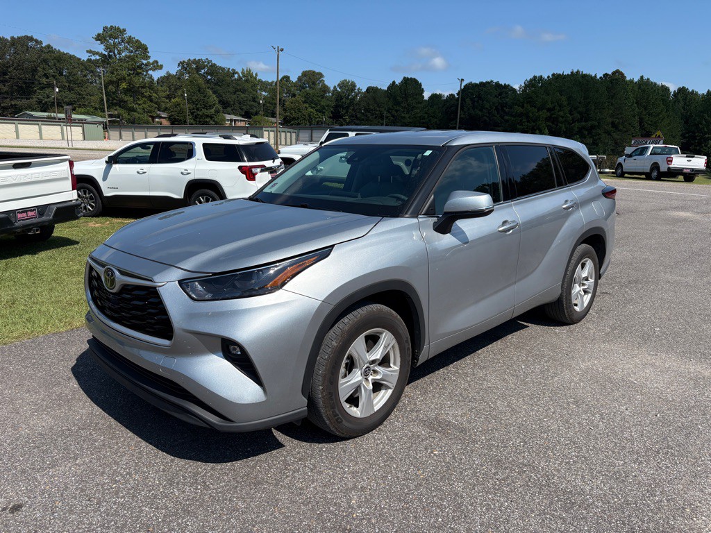 2022 Toyota Highlander Image 1