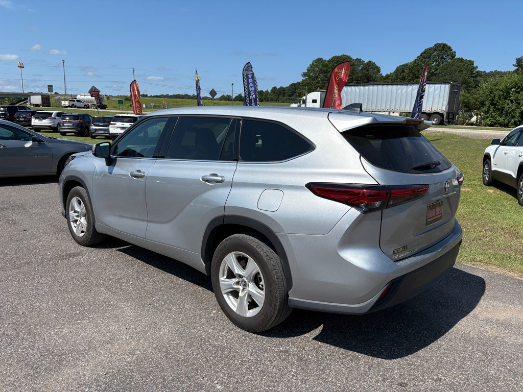 2022 Toyota Highlander Image 3