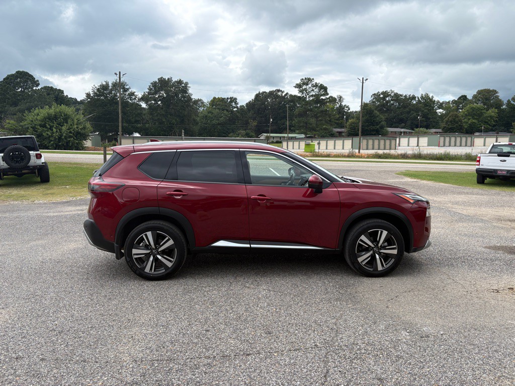 2023 Nissan Rogue Image 2