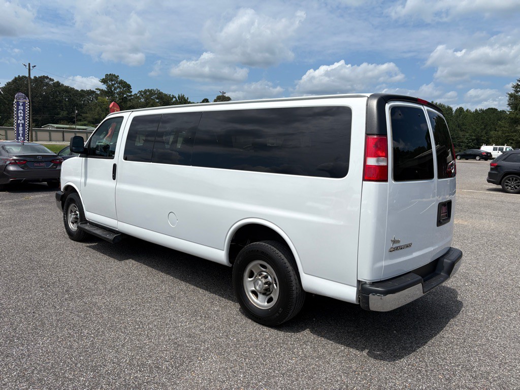 2020 Chevrolet Express Image 3