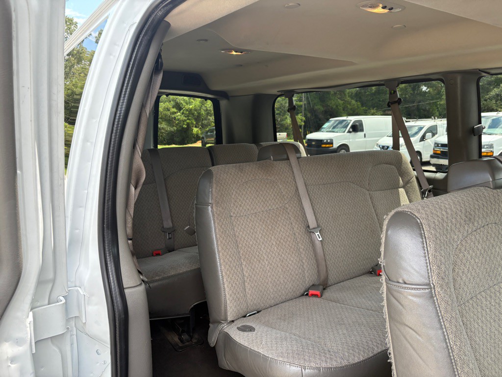 2020 Chevrolet Express Image 5