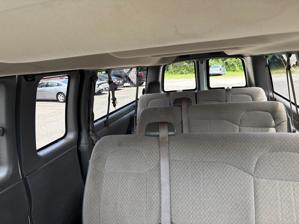 2020 Chevrolet Express Image 6