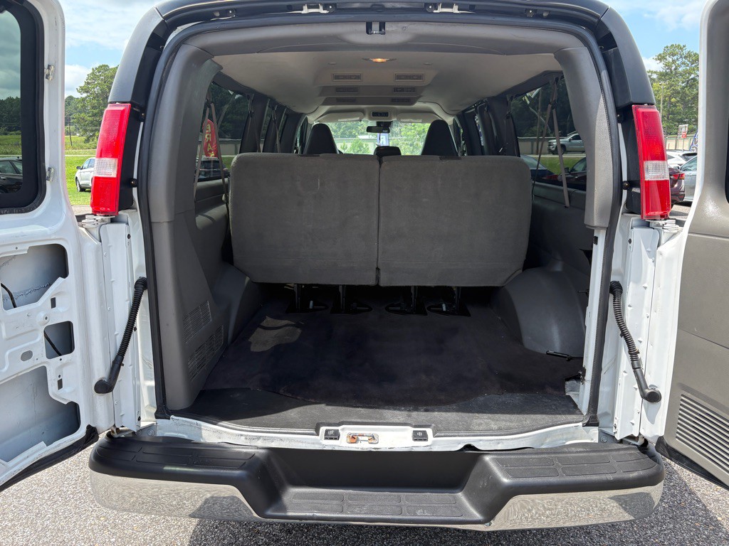 2020 Chevrolet Express Image 7