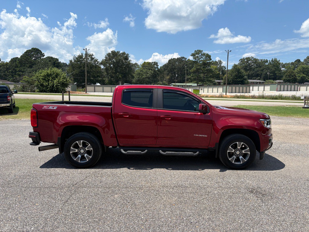 2017 Chevrolet Colorado Image 2