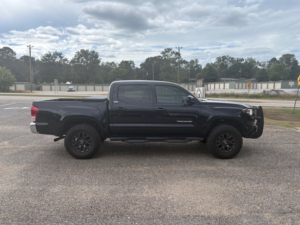2022 Toyota Tacoma Image 2