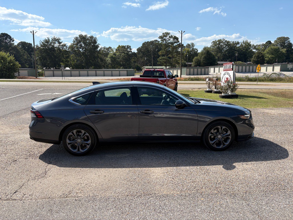 2023 Honda Accord Image 2