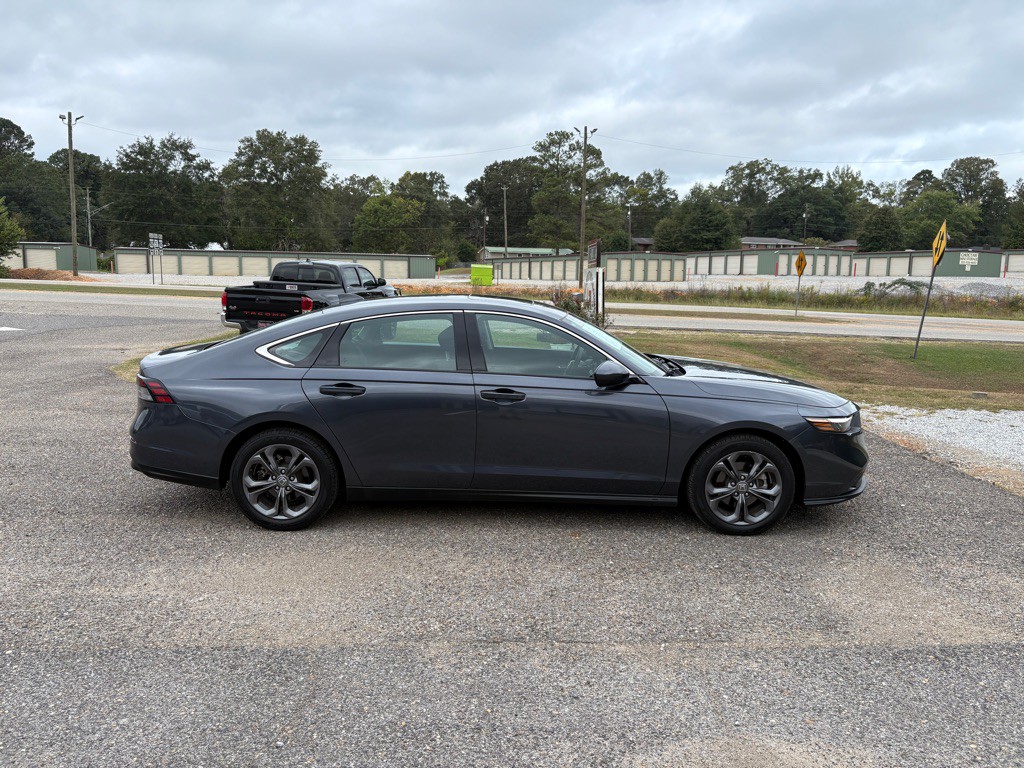 2023 Honda Accord Image 2