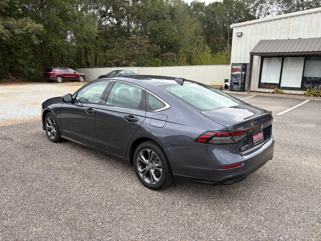 2023 Honda Accord Image 3