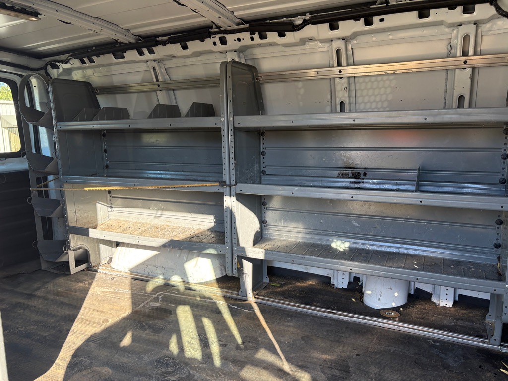 2019 Chevrolet Express Image 4