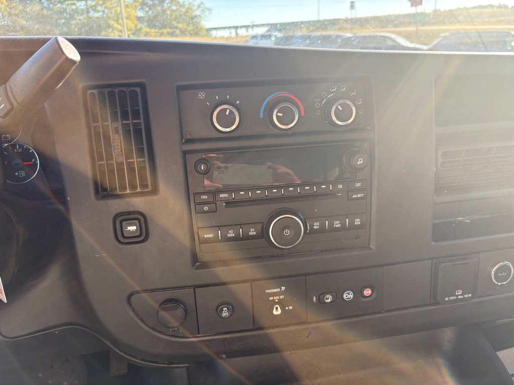2019 Chevrolet Express Image 9
