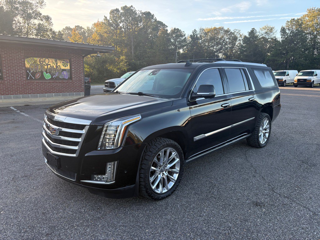 2017 Cadillac Escalade Image 1