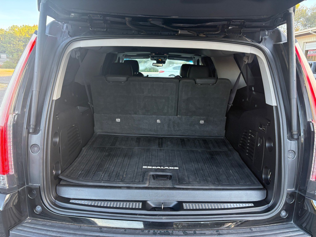 2017 Cadillac Escalade Image 4