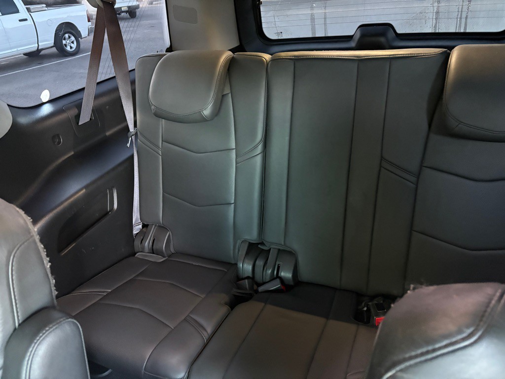 2017 Cadillac Escalade Image 5