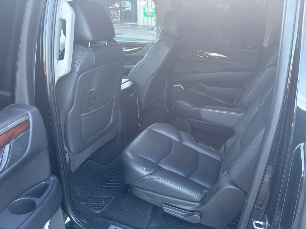 2017 Cadillac Escalade Image 6