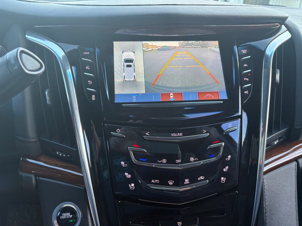 2017 Cadillac Escalade Image 12